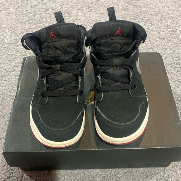 Jordan Retro 1 - Picture 4 of 6